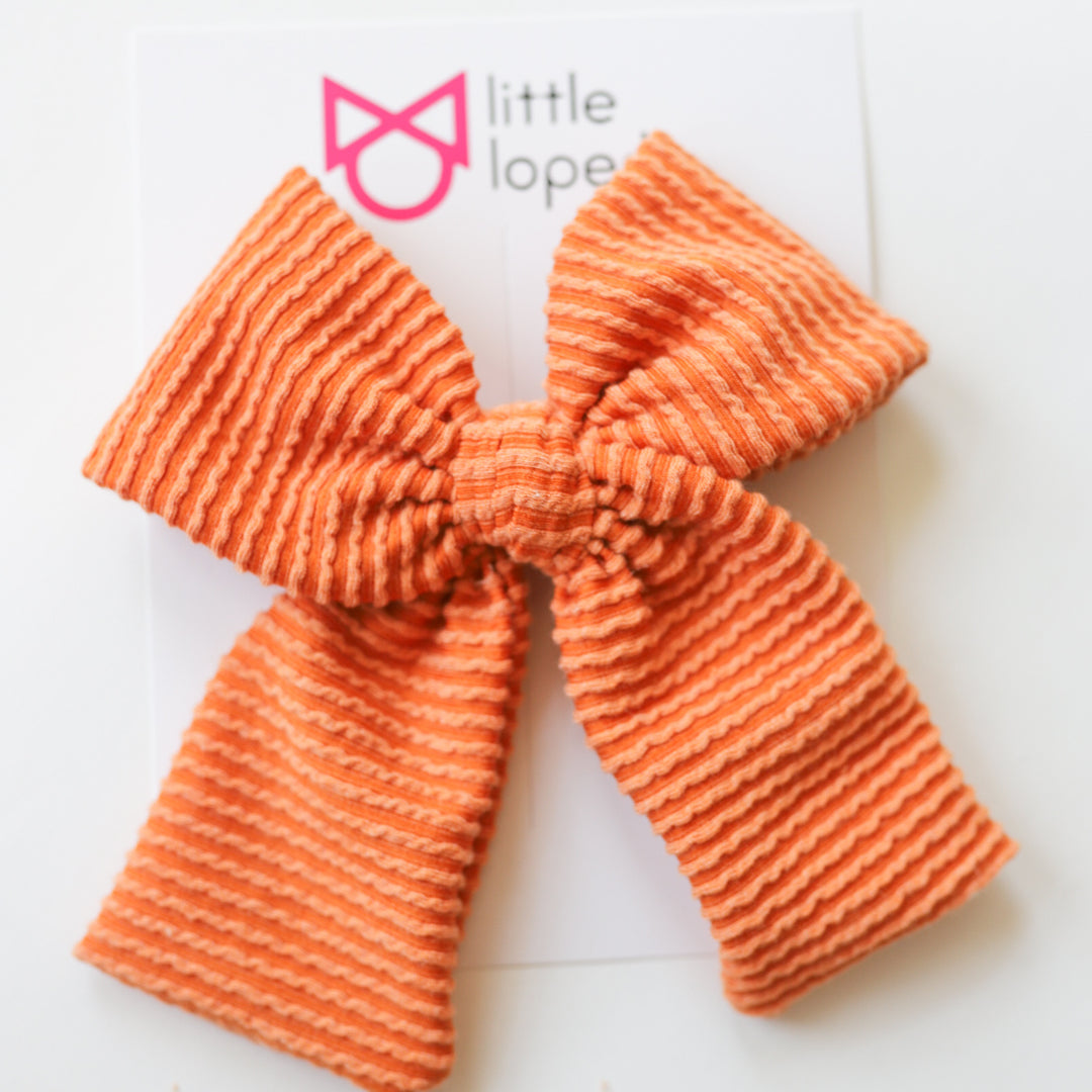 Cozy Ribbed Party Bow